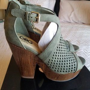 G by Guess Women's SHELLI Peep Toe Casual Platform